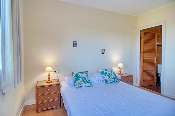 Attique 3 chambres avec Piscine, Vues à la mer, Parking et jardin à Tamariu - Location Saison