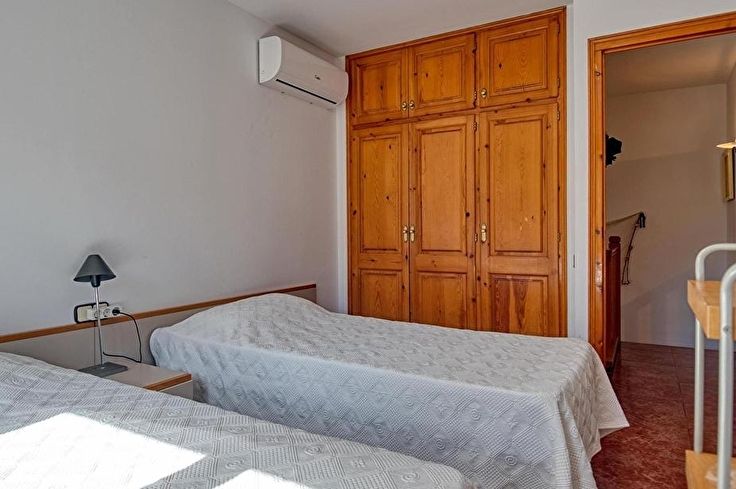 Maison jumelée 4 chambres avec Piscine, Wifi et Parking à Tamariu - Location Saison