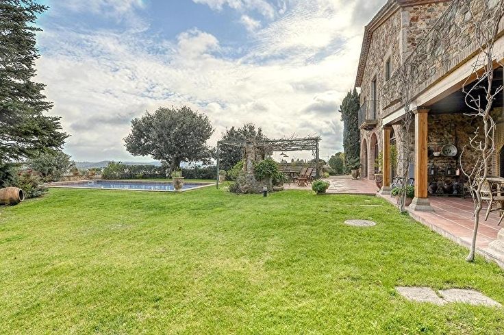 Ferme 6 chambres avec jardin à Mont-ras - Location Saison