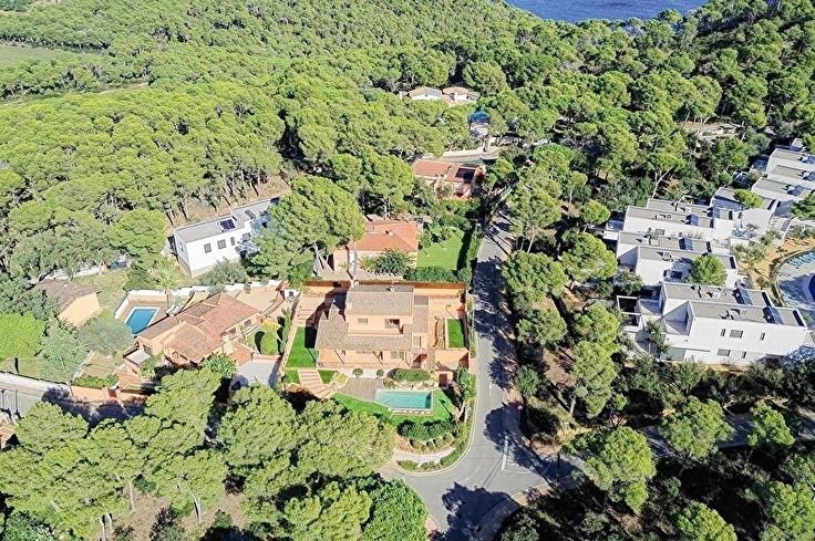 Maison individuelle 5 chambres avec Piscine, Air conditionné et jardin à Llafranc - Acheter - vendre