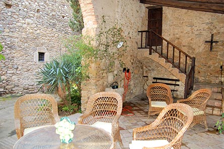 Ferme 5 chambres avec Piscine, Barbecue et jardin à PERATALLADA-FORALLAC - Acheter - vendre