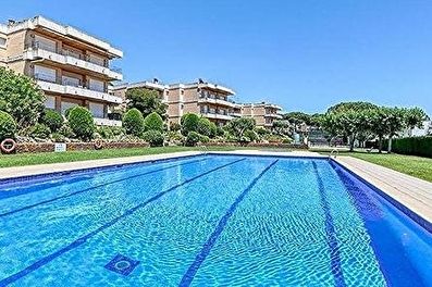 Apartment with Pool, Sea views, Parking and garden in Calella de Palafrugell - Buy - For sale