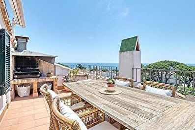 Apartment with Pool, Sea views, Air-conditioning, Wifi and garden in Calella de Palafrugell - Buy - For sale