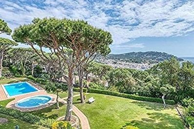 Apartment with Pool and Parking in Calella de Palafrugell - Buy - For sale
