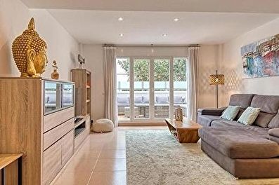 Semi detatched house with Parking in Tamariu - Buy - For sale