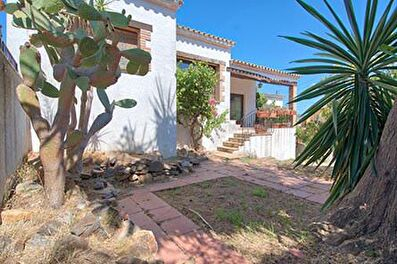 House with garden in Mont-ras - Buy - For sale