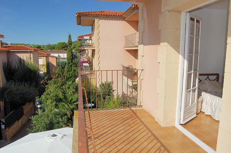 Paired house with Pool and Sea views in PALAFRUGELL - Buy and sell