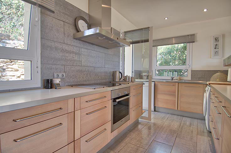 Individual house with Pool and Sea views in Begur - Buy and sell