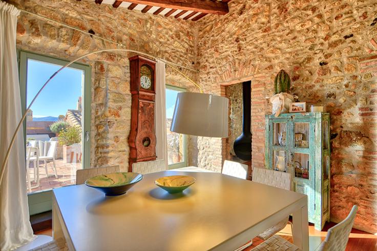 Stone house in Pals - Buy and sell