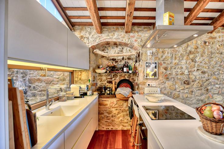 Stone house in Pals - Buy and sell