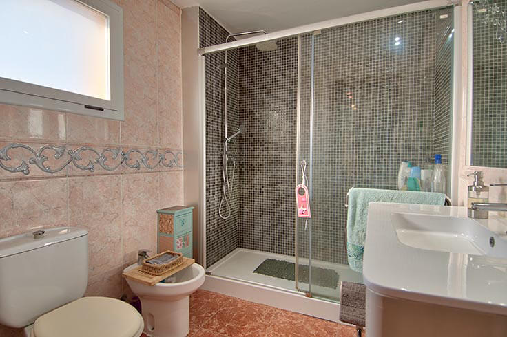 Individual house with Pool in EsclanyÃ  - Buy and sell