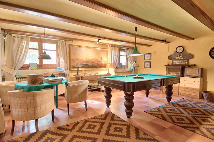 Cottage with Pool and Barbecue in CruÃ¯lles - Buy and sell