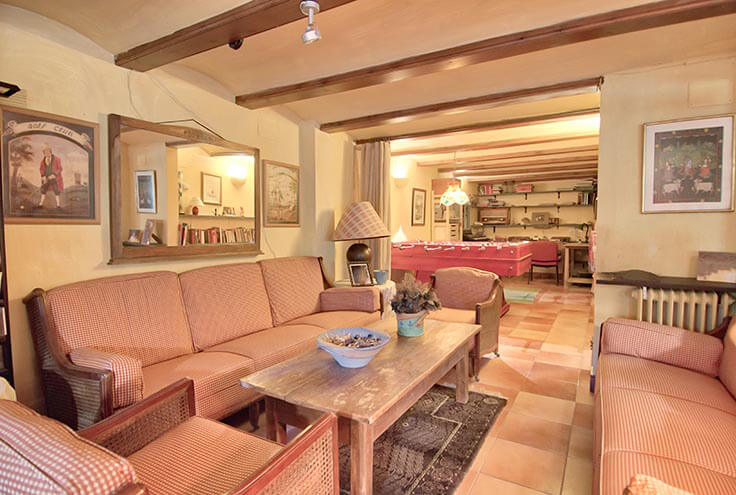 Cottage with Pool and Barbecue in CruÃ¯lles - Buy and sell