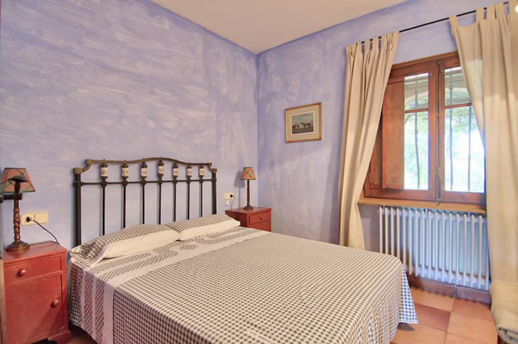 Cottage with Pool and Barbecue in CruÃ¯lles - Buy and sell