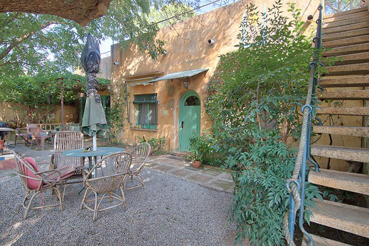 Cottage with Pool and Barbecue in CruÃ¯lles - Buy and sell