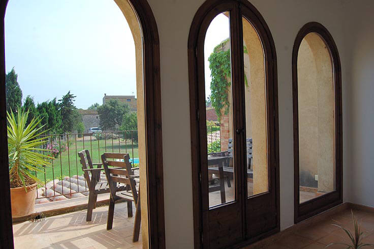 Town house with Pool in Vilamacolum - Buy and sell