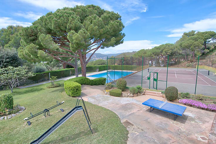 House with Pool, Sea views and Parking in Calonge - Buy and sell