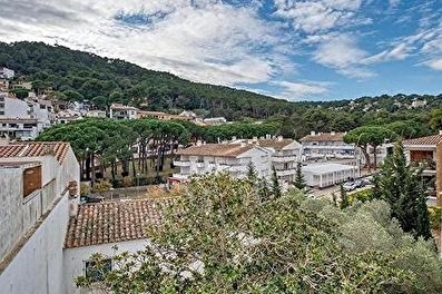 Semi detatched house in Tamariu - Rent Seasonal