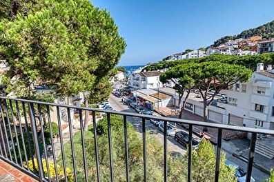 Apartment in Tamariu - Rent Seasonal