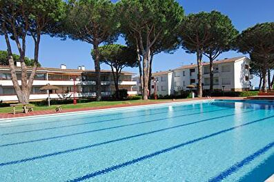 Apartment with Pool, Sea views, Wifi and garden in Calella de Palafrugell - Rent Tourist