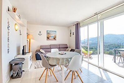 Apartment with Pool, Sea views, Parking and garden in Llofriu - Rent Tourist