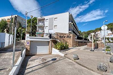 Apartment with Parking and garden in Llofriu - Rent Vacation