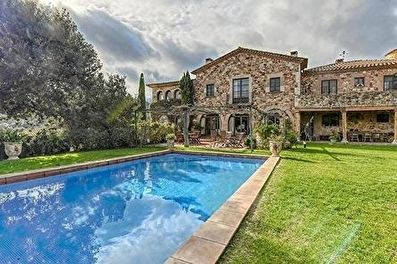 Farmhouse with garden in Mont-ras - Rent Tourist