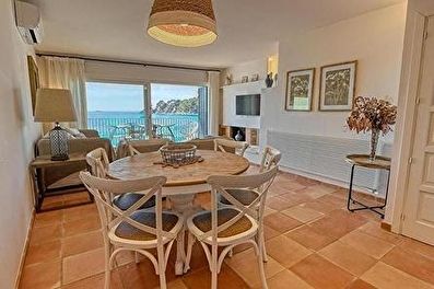 Apartment with Sea views, Wifi and Parking in Calella de Palafrugell - Rent Vacation