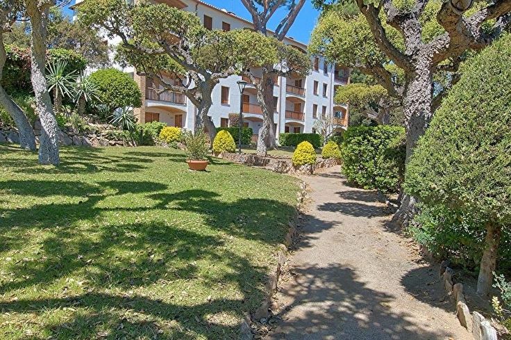Apartment 3 bedrooms with Pool, Sea views, Air-conditioning, Wifi, Parking and garden in Calella de Palafrugell - Rent Vacation - Tourist
