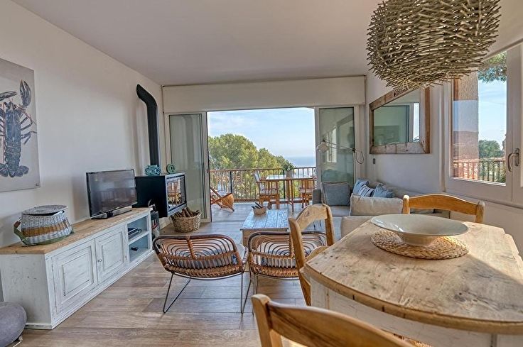 Apartment 2 bedrooms with Pool, Sea views, Wifi, Parking and garden in Calella de Palafrugell - Rent Vacation - Tourist