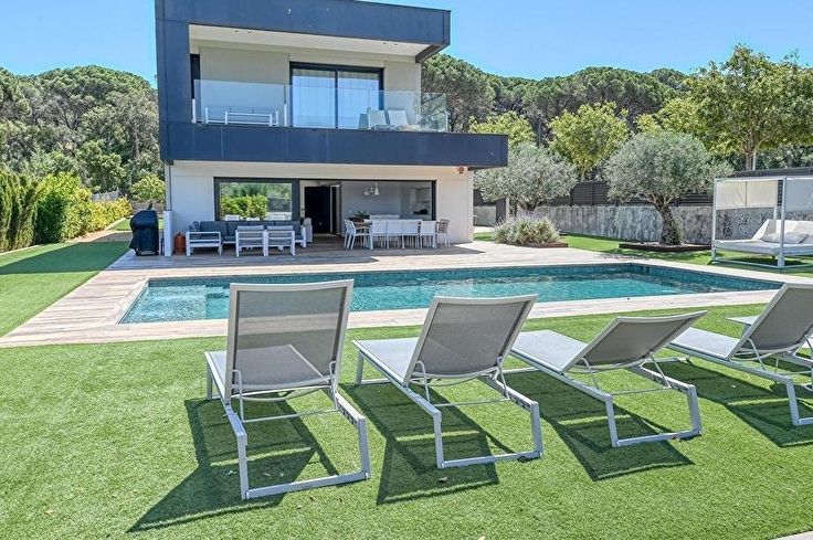 Chalet 7 bedrooms with Pool, Wifi and garden in Calella de Palafrugell - Rent Vacation - Tourist