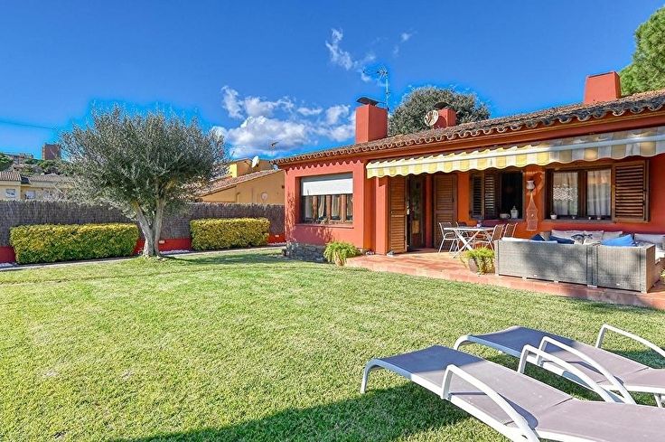 Chalet 3 bedrooms with garden in Calella de Palafrugell - Rent Seasonal