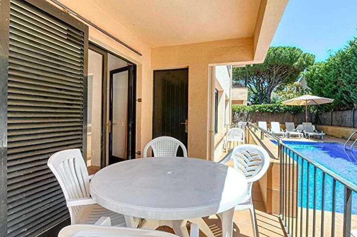 Apartment 2 bedrooms with Pool, Wifi and Parking in Calella de Palafrugell - Rent Seasonal