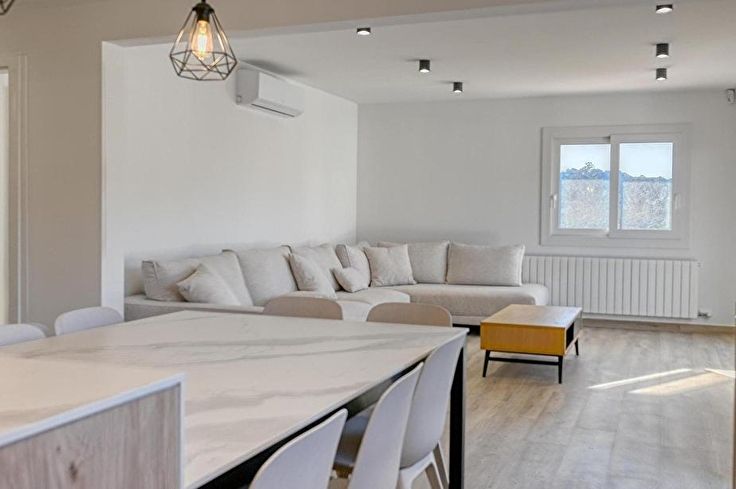 Apartment 3 bedrooms with Pool, Sea views, Parking and garden in Calella de Palafrugell - Rent Seasonal