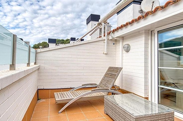 Semi detatched house 4 bedrooms in Tamariu - Rent Seasonal