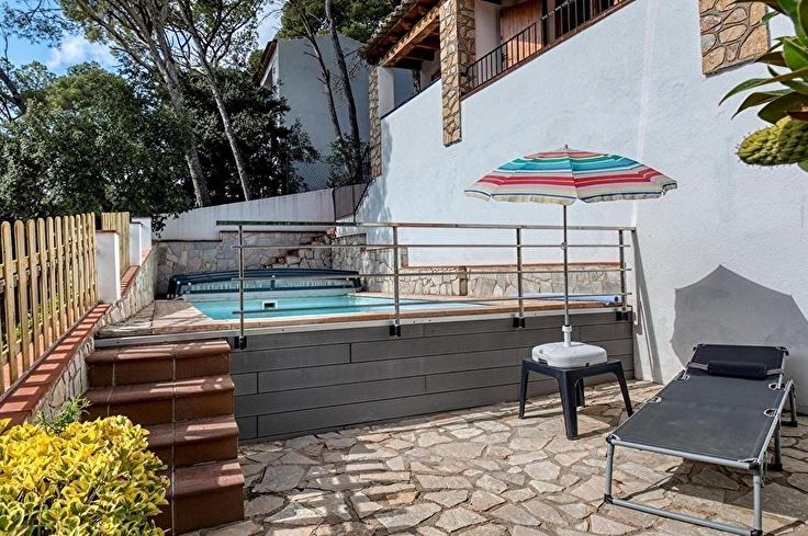 Paired house 4 bedrooms with Pool, Air-conditioning and Wifi in Llofriu - Rent Vacation - Tourist