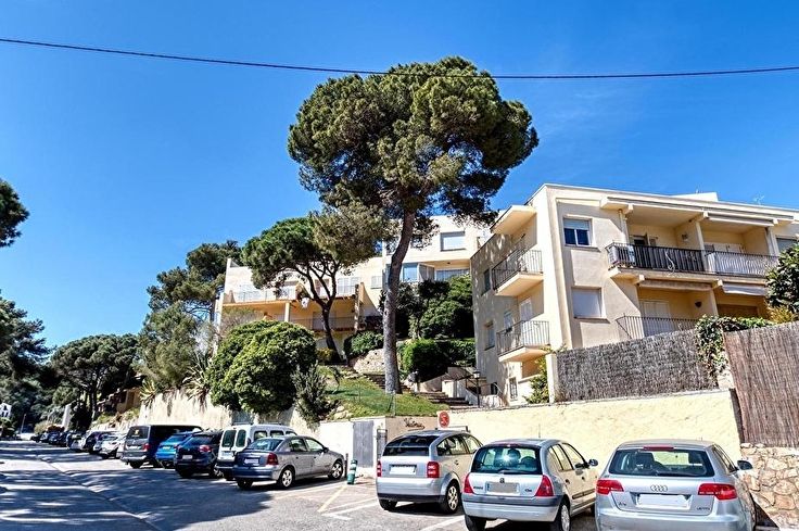 Apartment 2 bedrooms with garden in Llofriu - Rent Vacation - Tourist