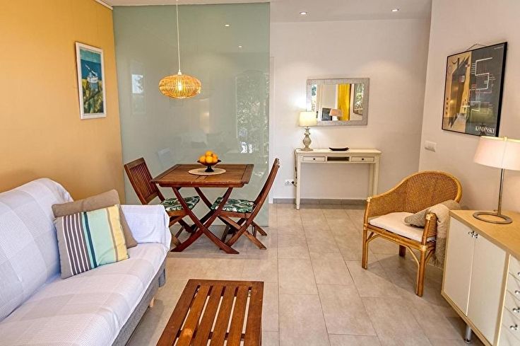 Apartment 2 bedrooms with garden in Llofriu - Rent Vacation - Tourist