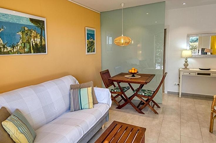 Apartment 2 bedrooms with garden in Llofriu - Rent Vacation - Tourist