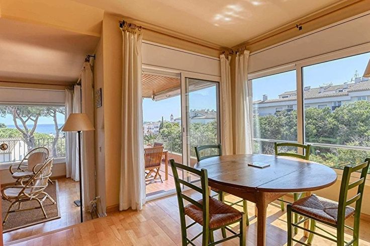 Apartment 3 bedrooms with Pool, Sea views, Parking and garden in Calella de Palafrugell - Buy - For sale