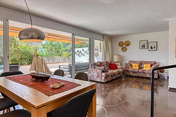 Apartment 4 bedrooms with Pool and garden in Calella de Palafrugell - Buy - For sale