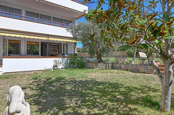 Apartment 4 bedrooms with Pool and garden in Calella de Palafrugell - Buy - For sale