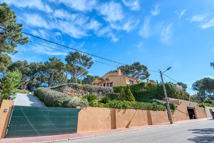 Individual house 5 bedrooms with Pool, Sea views and garden in Tamariu - Buy - For sale