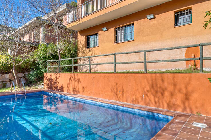 Individual house 6 bedrooms with Pool, Parking and garden in Begur - Buy - For sale