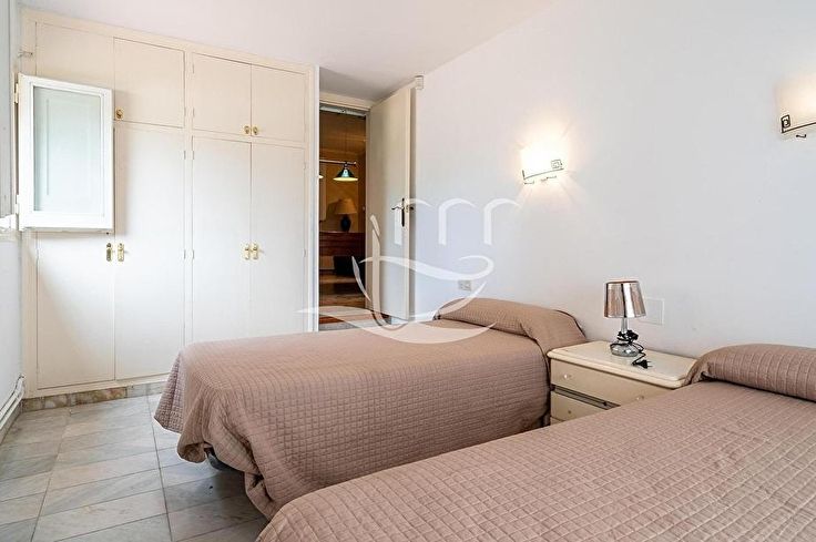 Chalet 6 bedrooms with Pool and garden in Llagostera - Buy - For sale