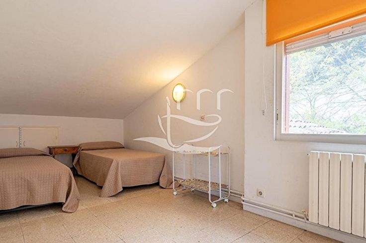 Chalet 6 bedrooms with Pool and garden in Llagostera - Buy - For sale