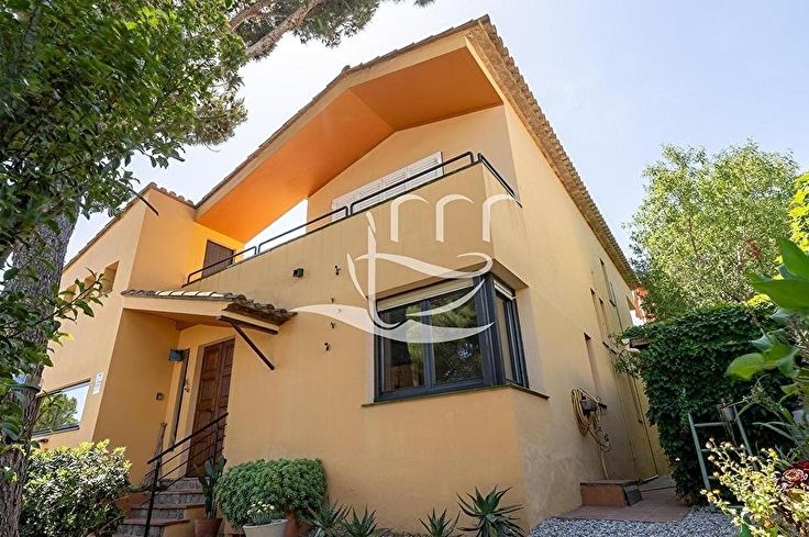 Individual house 3 bedrooms in Palafrugell - Buy - For sale