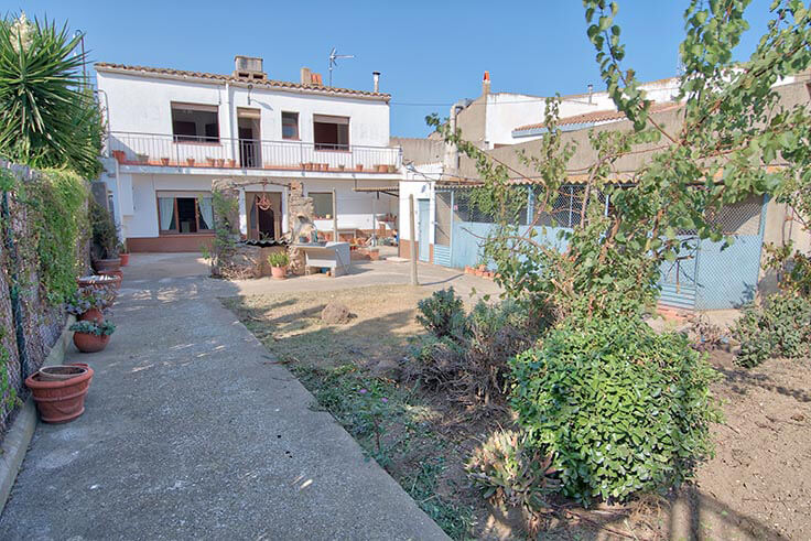 Town house 3 bedrooms with garden in Tamariu - Buy - For sale