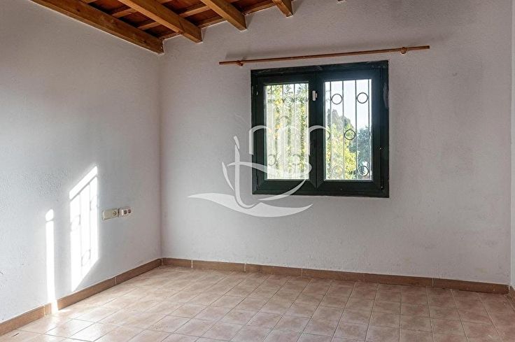Individual house 1 bedroom with Pool in Mont-ras - Buy - For sale