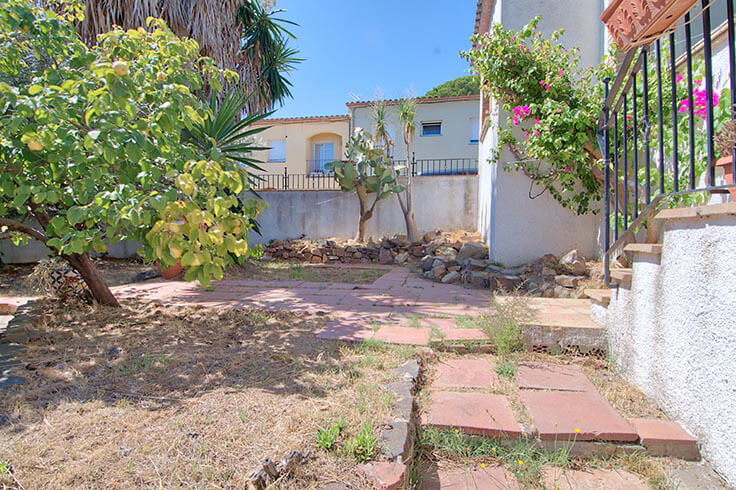 House 4 bedrooms with garden in Mont-ras - Buy - For sale